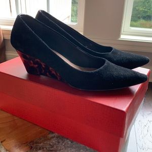 Women’s Donald J. Pliner wedges